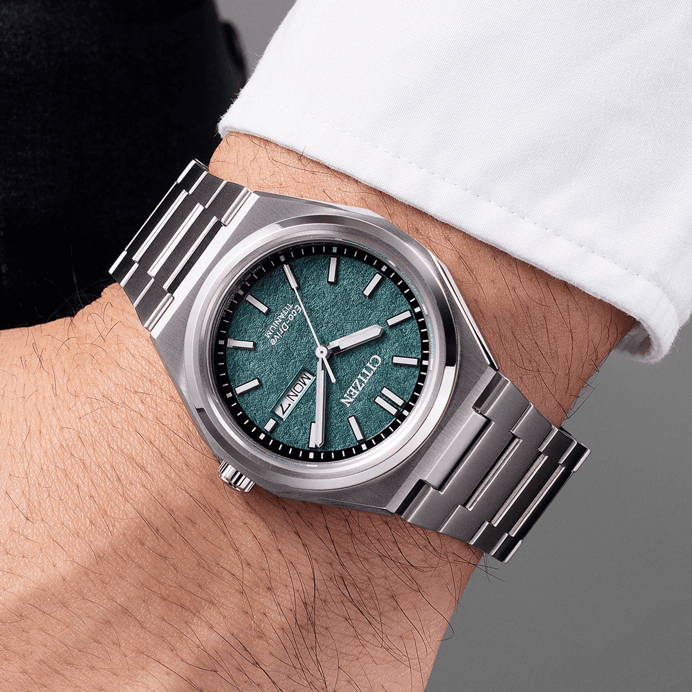Citizen Zenshin Super Titanium AW0130-85XE Eco-Drive Erkek Kol Saati — image 4